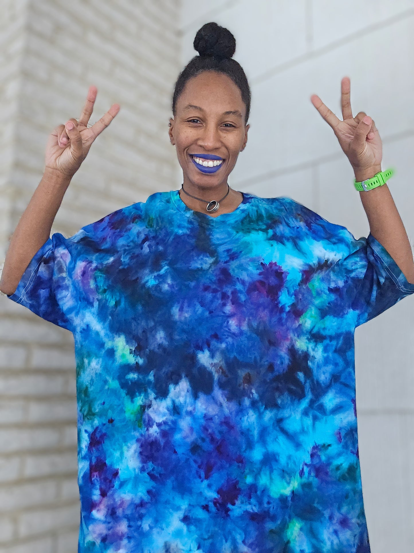 2XL Unisex V-Neck Shirt
