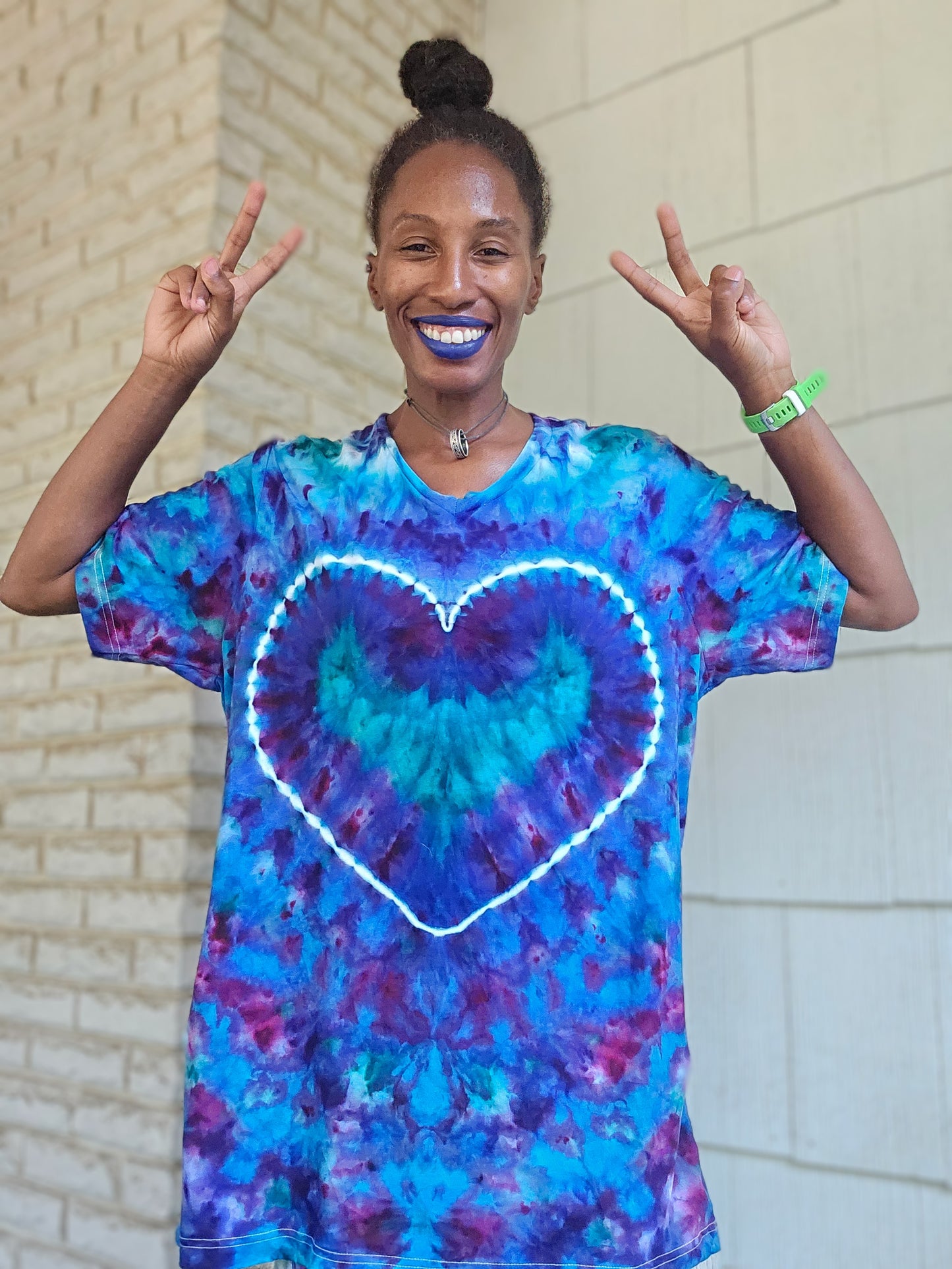 Extra Large Unisex V-Neck Shirt