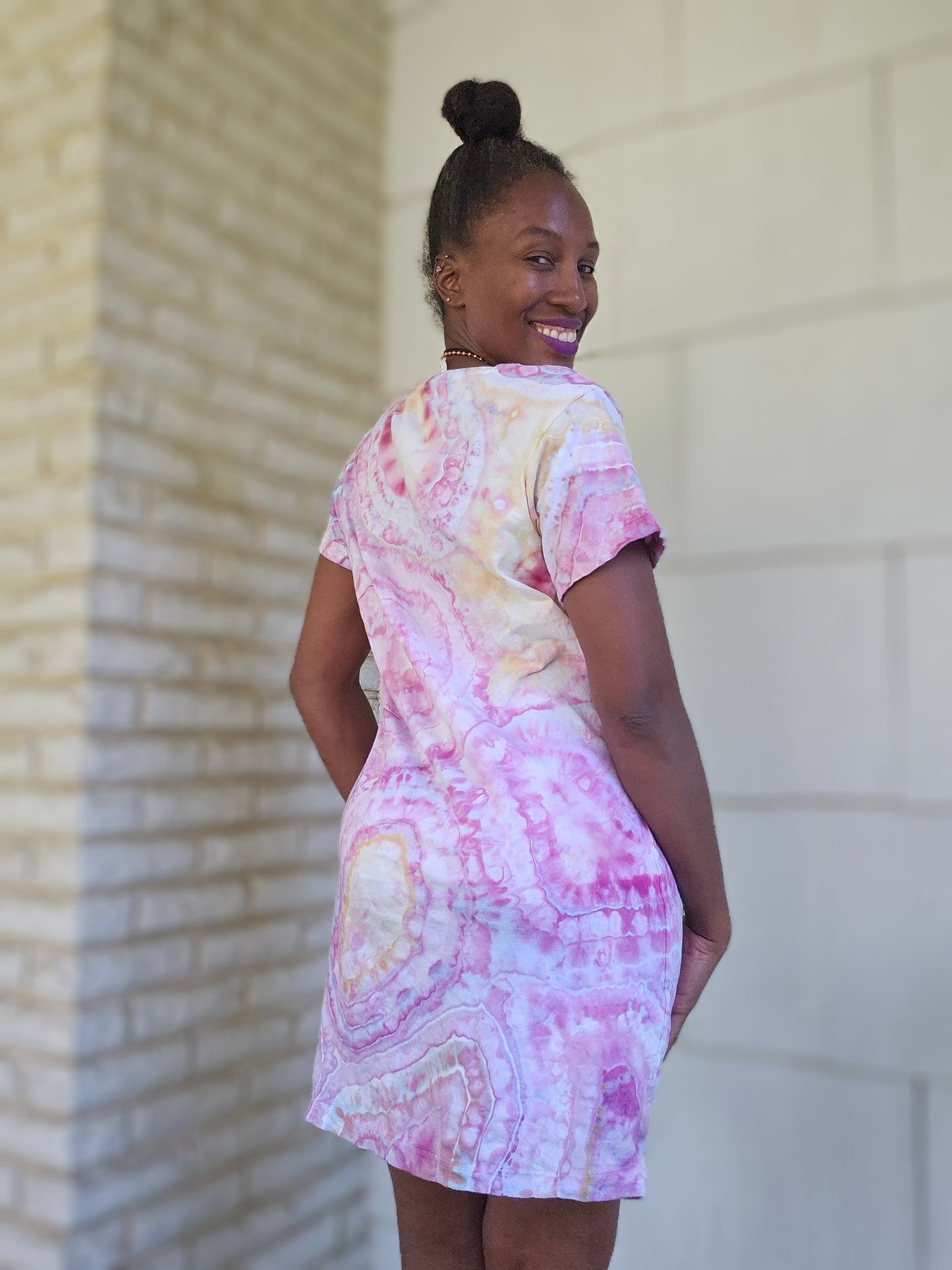 Large/Extra Large V-Neck Dress *Runs Small* Measurements below