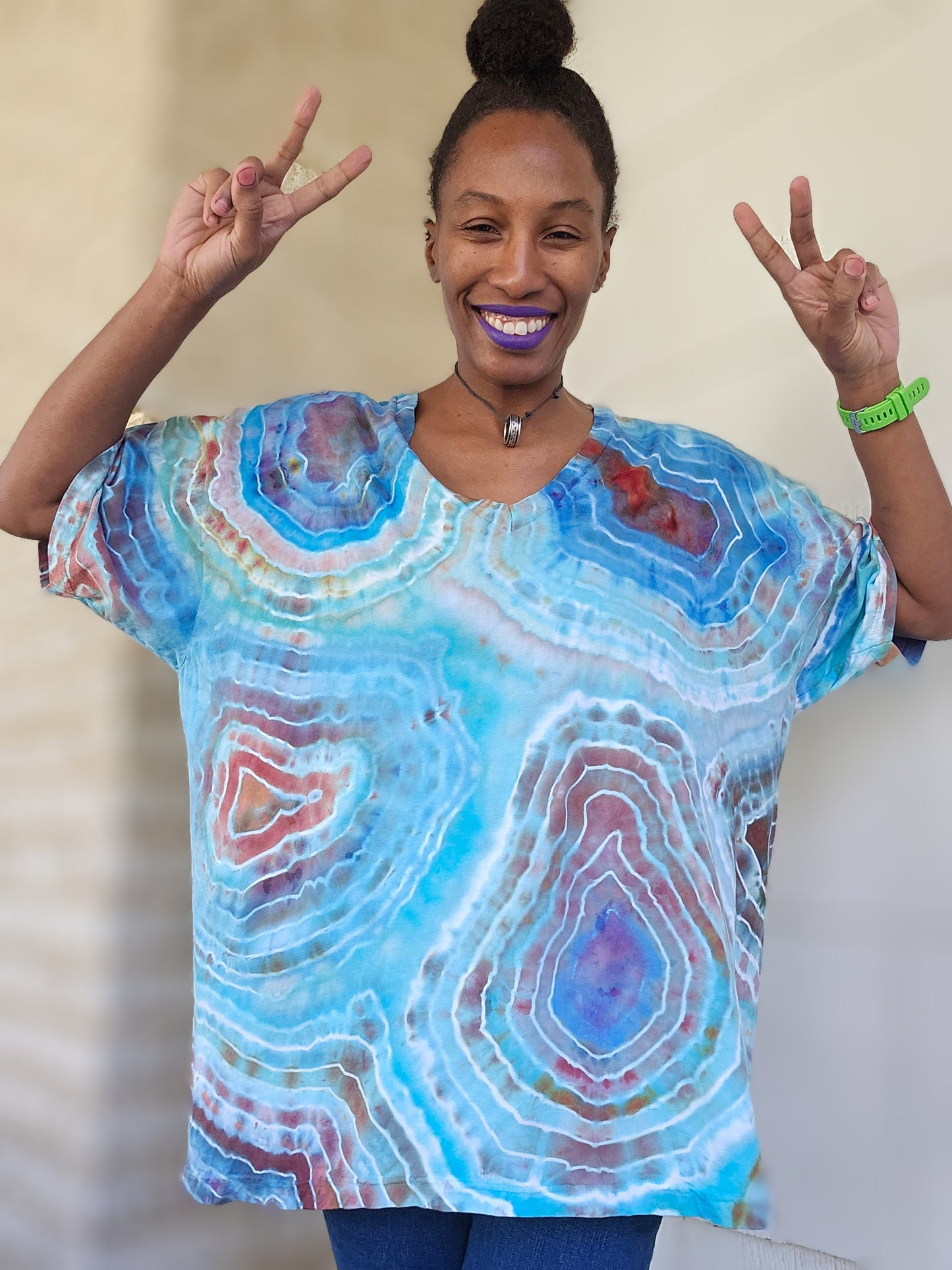 2XL Unisex V-Neck Shirt