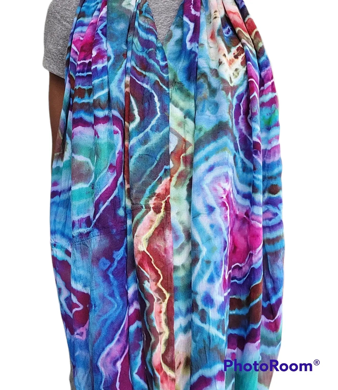 Aura Geode Circular Scarf