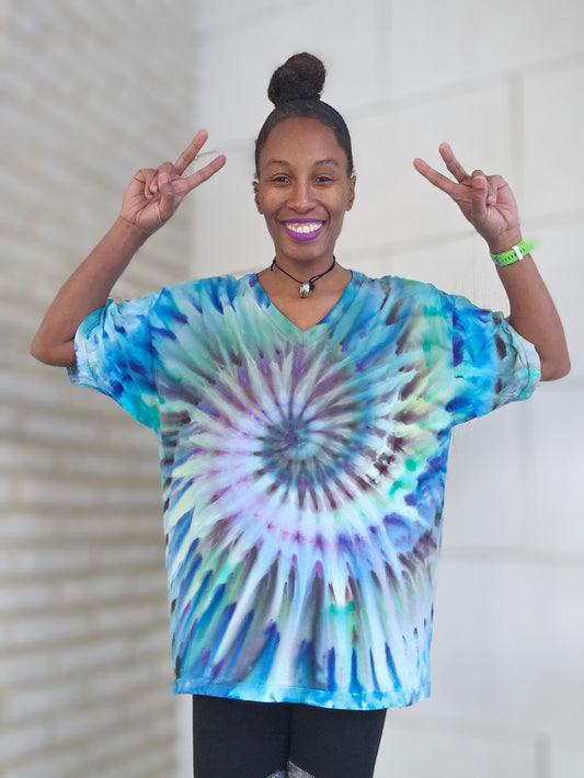 2XL Unisex V-Neck Shirt