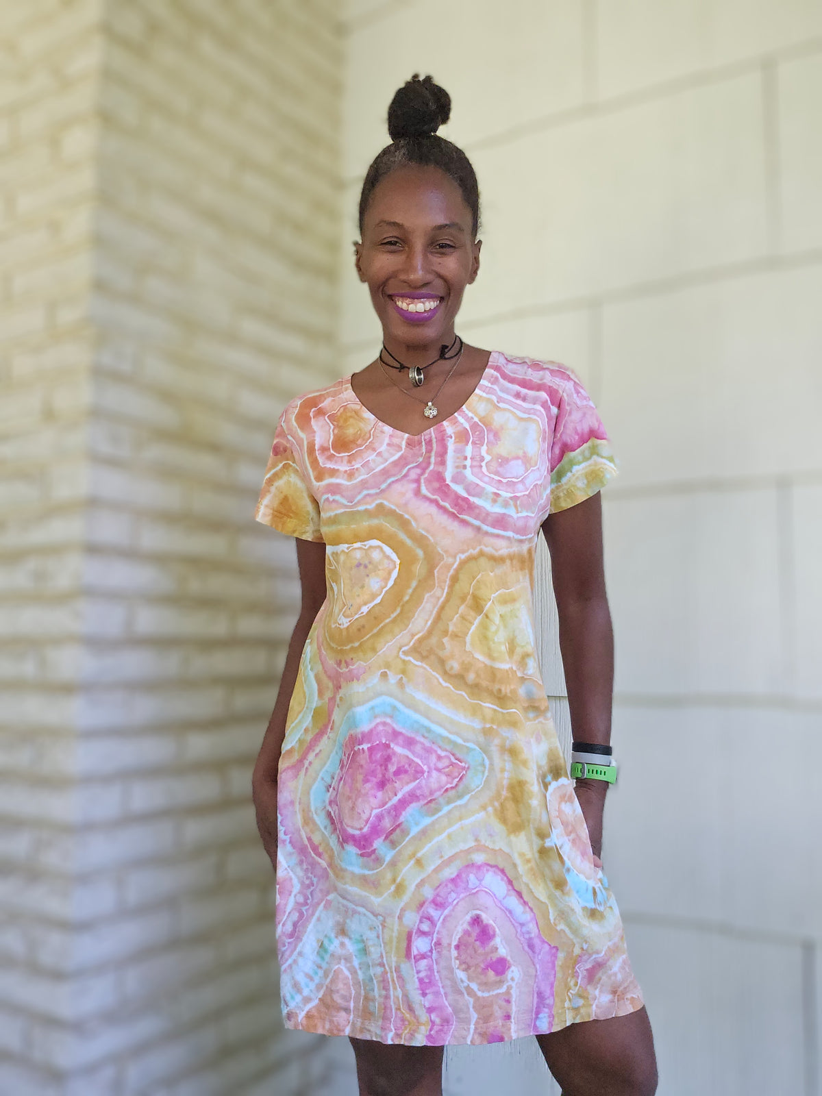 Large/Extra Large V-Neck Dress *Runs Small* Measurements below